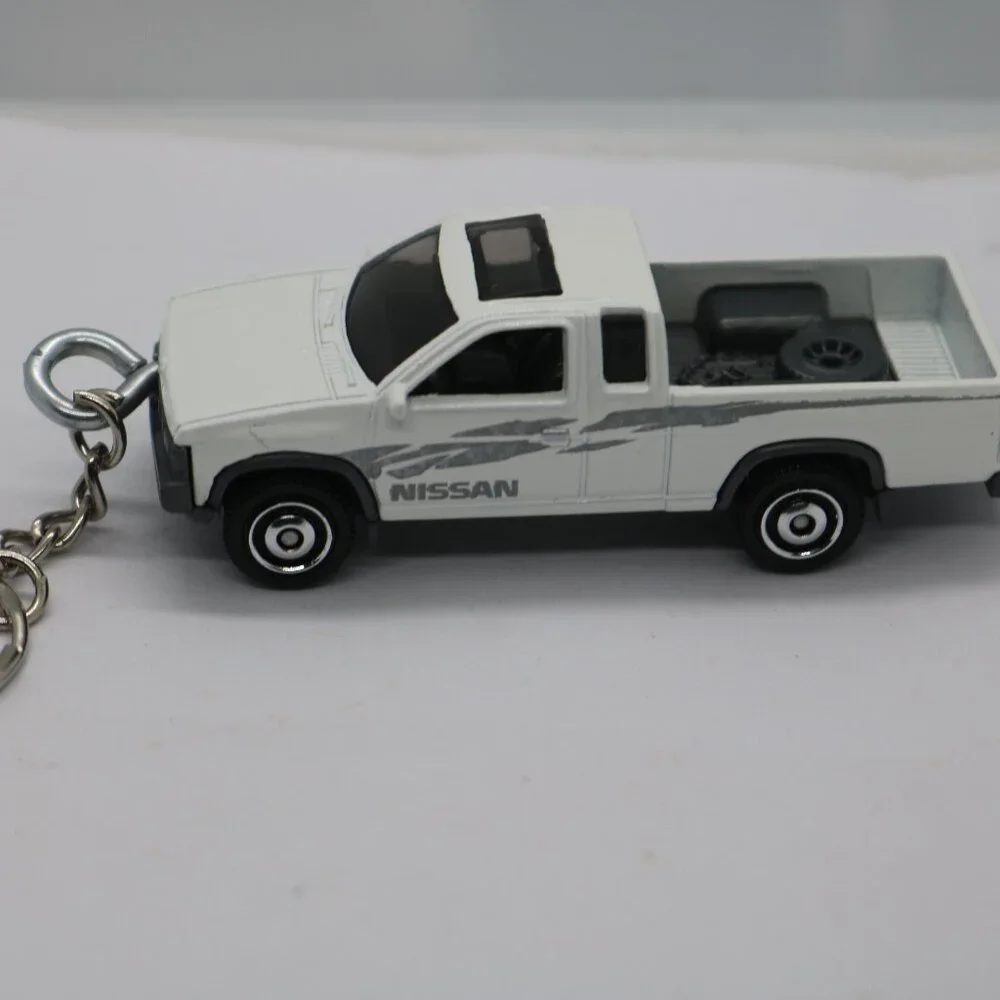 Matchbox 1995 Nissan truck custom keychain 1/64 scale